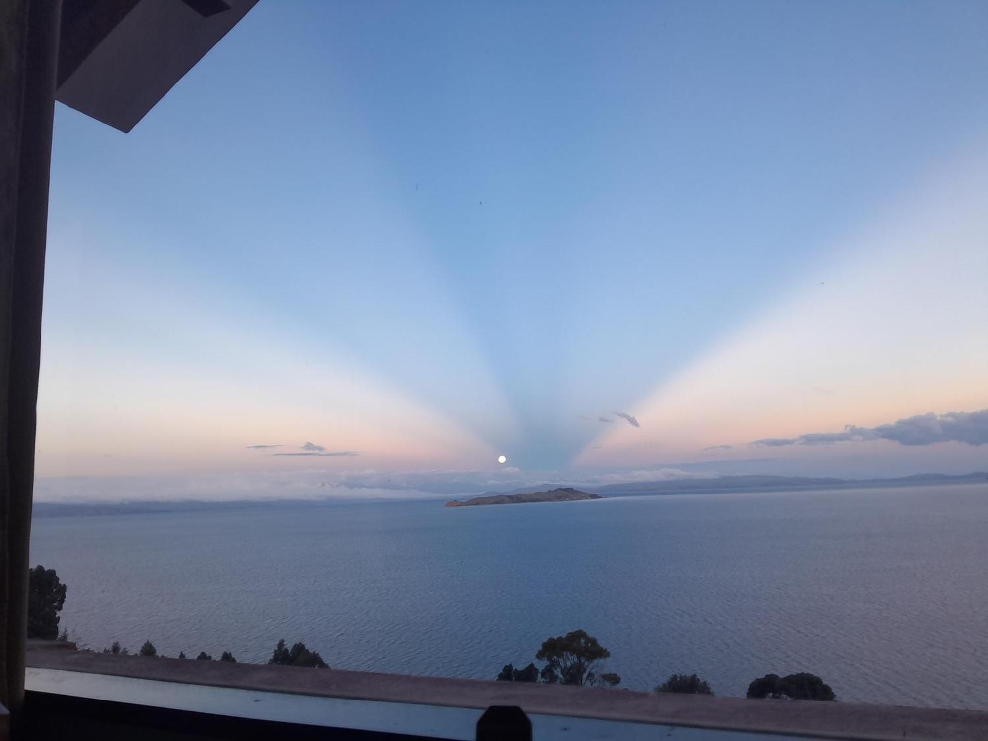 Sol Y Luna - Isla Del Sol Comunidad Yumani Bagian luar foto