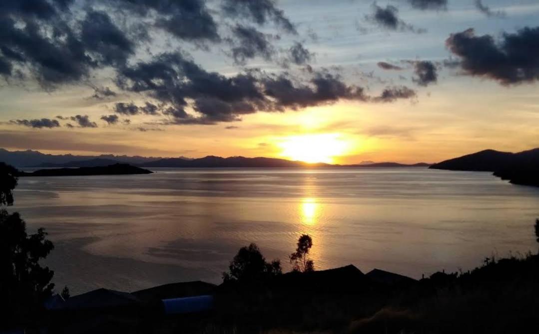 Sol Y Luna - Isla Del Sol Comunidad Yumani Bagian luar foto