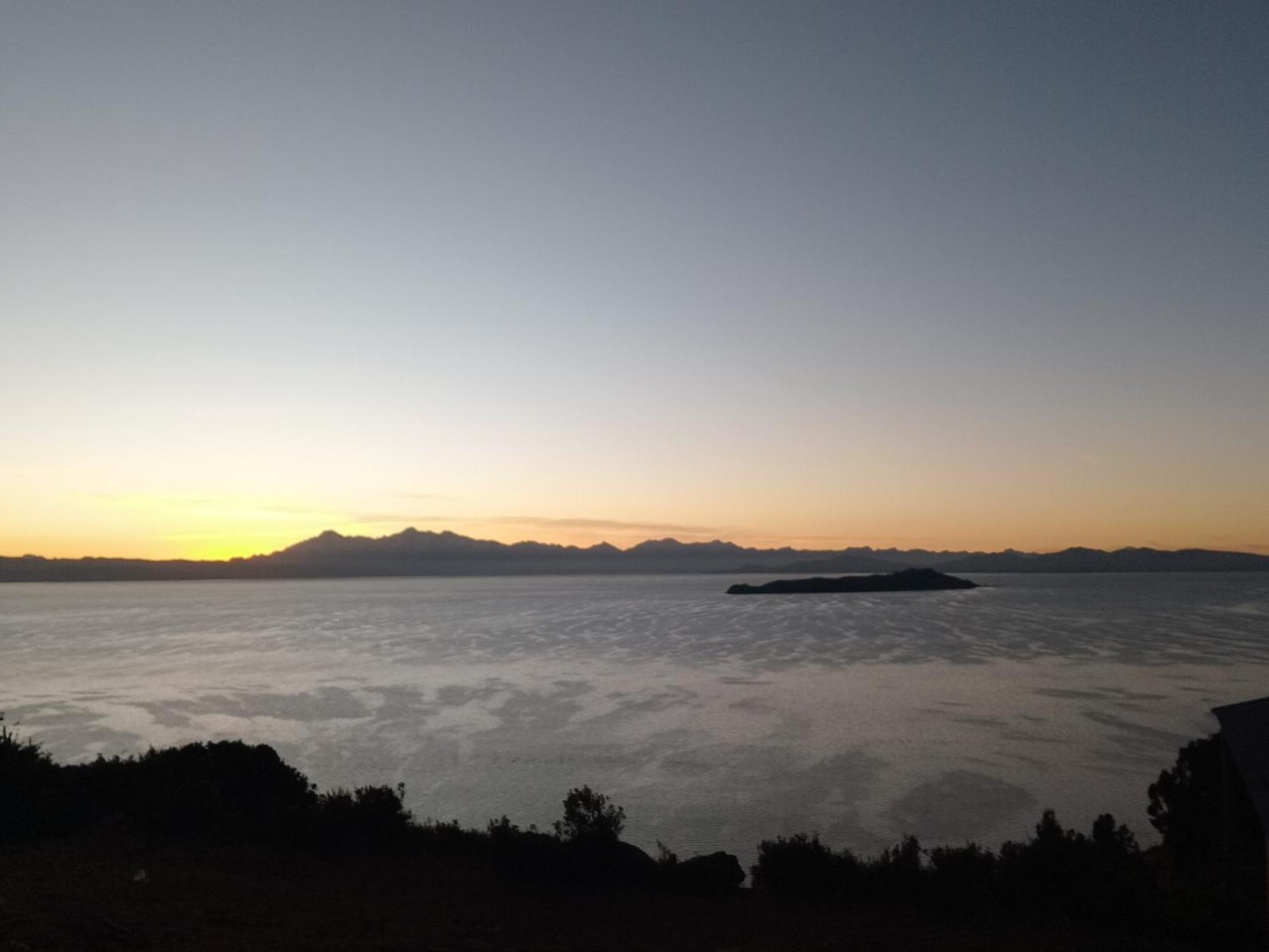 Sol Y Luna - Isla Del Sol Comunidad Yumani Bagian luar foto