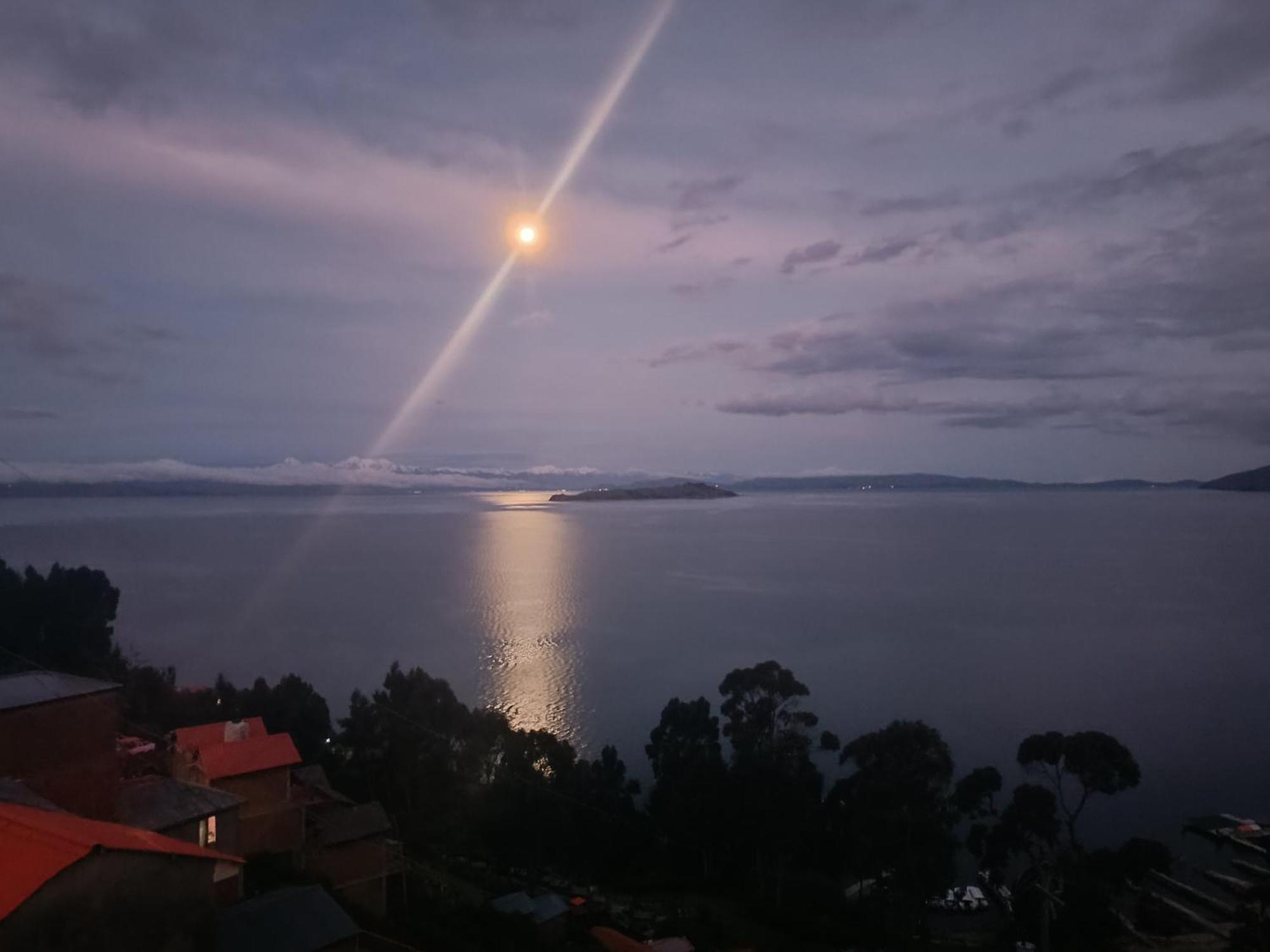 Sol Y Luna - Isla Del Sol Comunidad Yumani Bagian luar foto